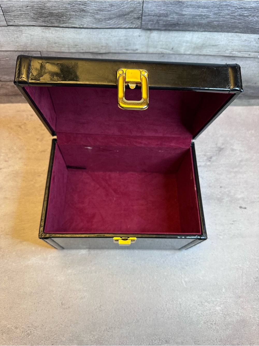 🖤 VICTORIA’S SECRET VINTAGE-STYLE VANITY CASE 🖤 - Picture 4 of 9